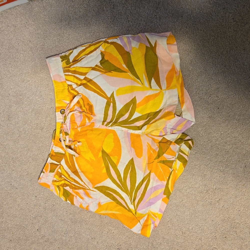 NWOT Tropical C&C California Shorts